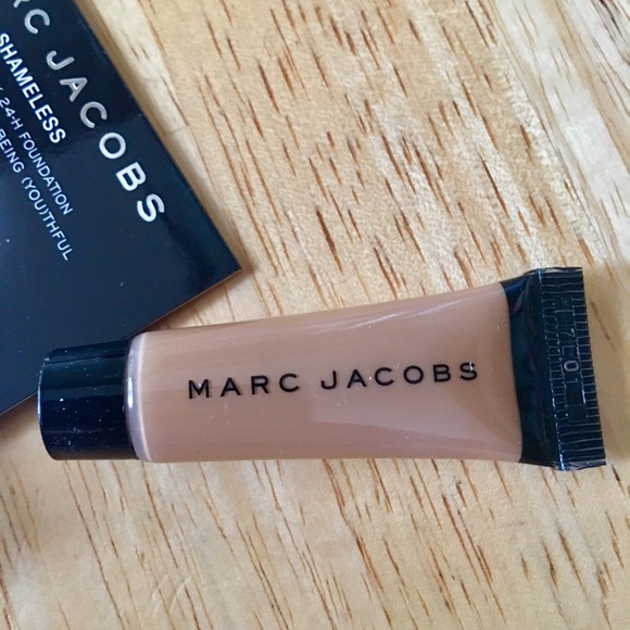 Marc Jacobs Other - MarcJacobs Beauty Shameless Foundation in Medium